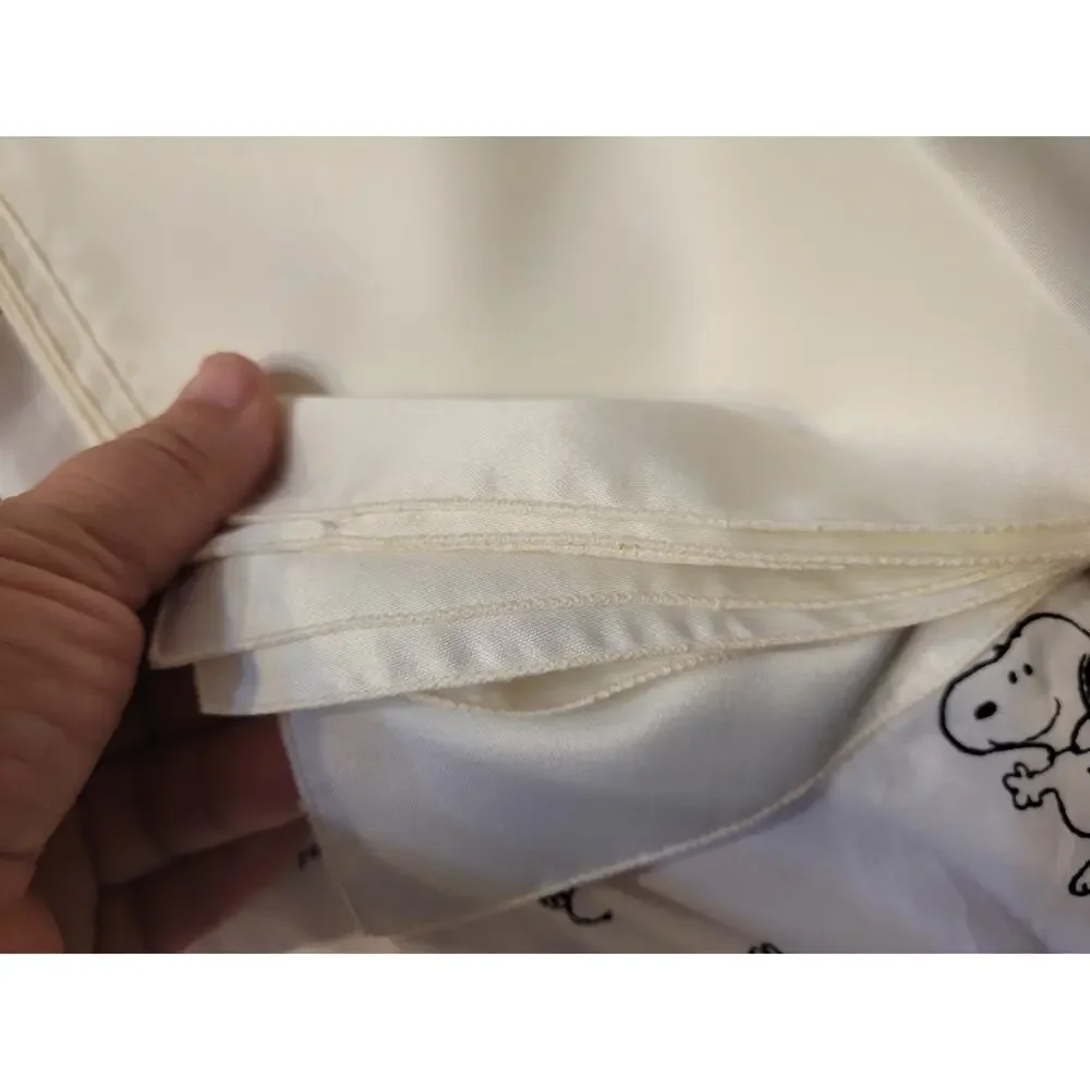 Beautiful Oval Embroidered Table Cloth Cover matching Napkins Fabric